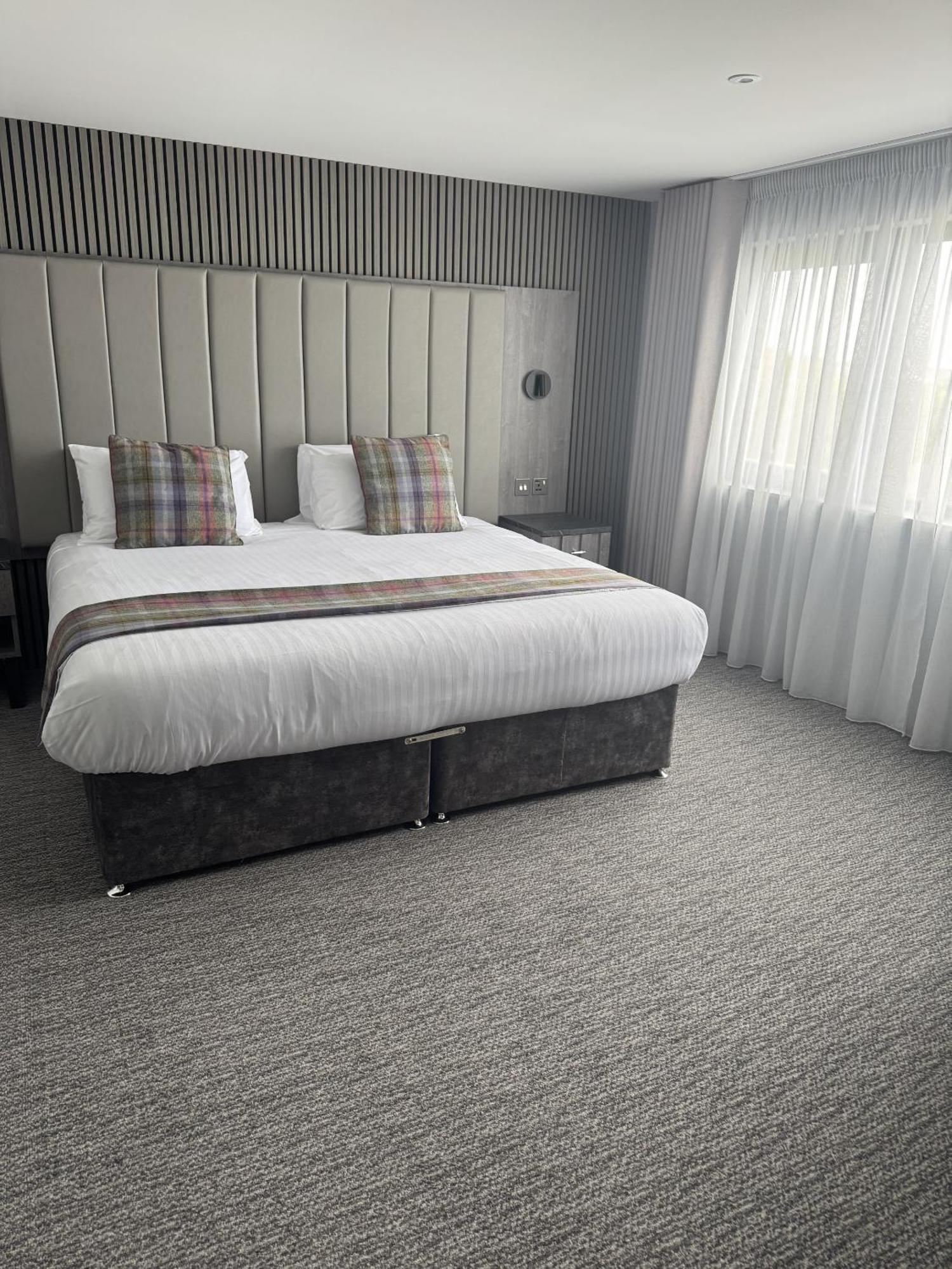 Hotel The Knowes & Restaurant