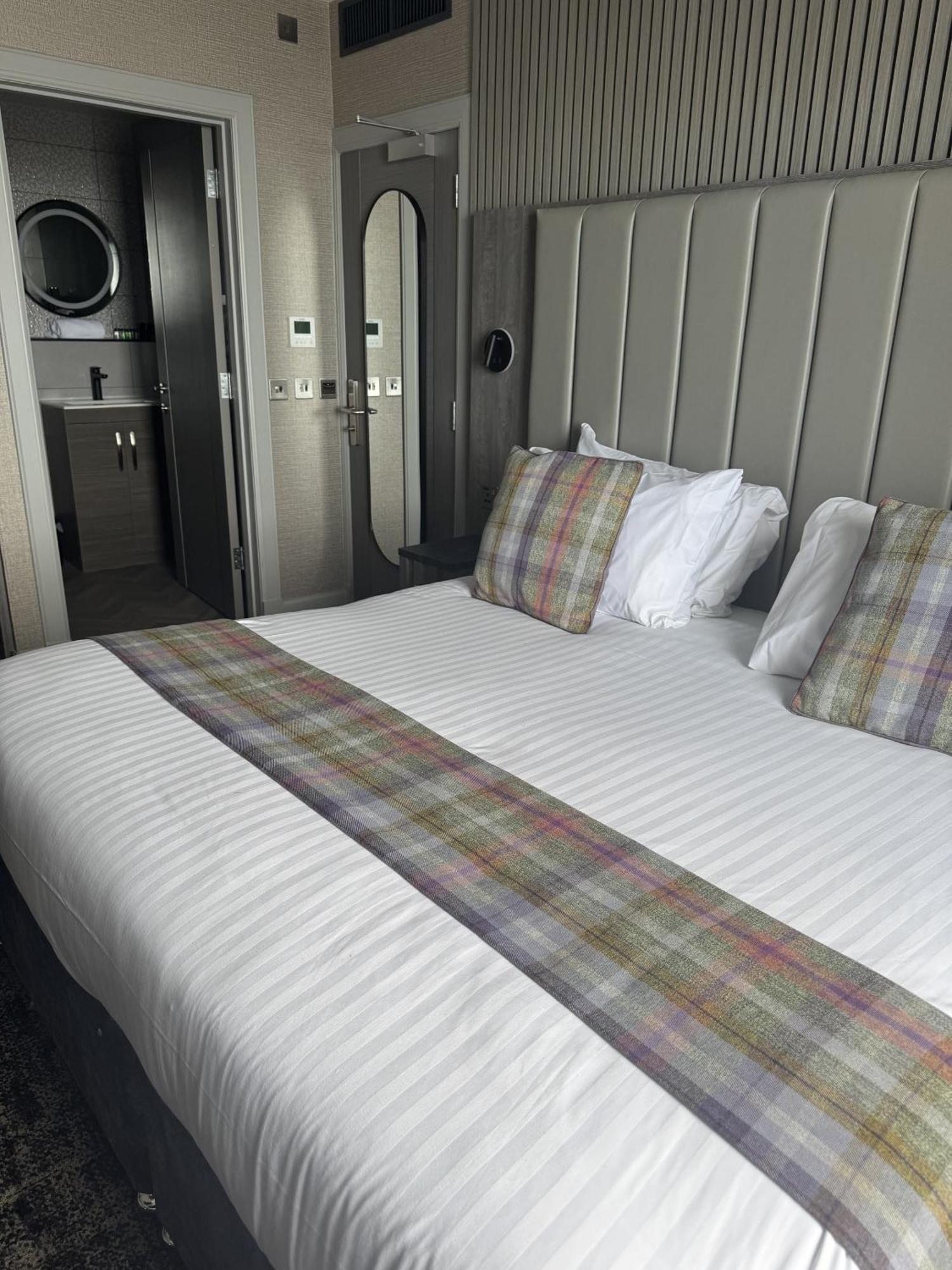 The Knowes & Restaurant Hotel Macduff