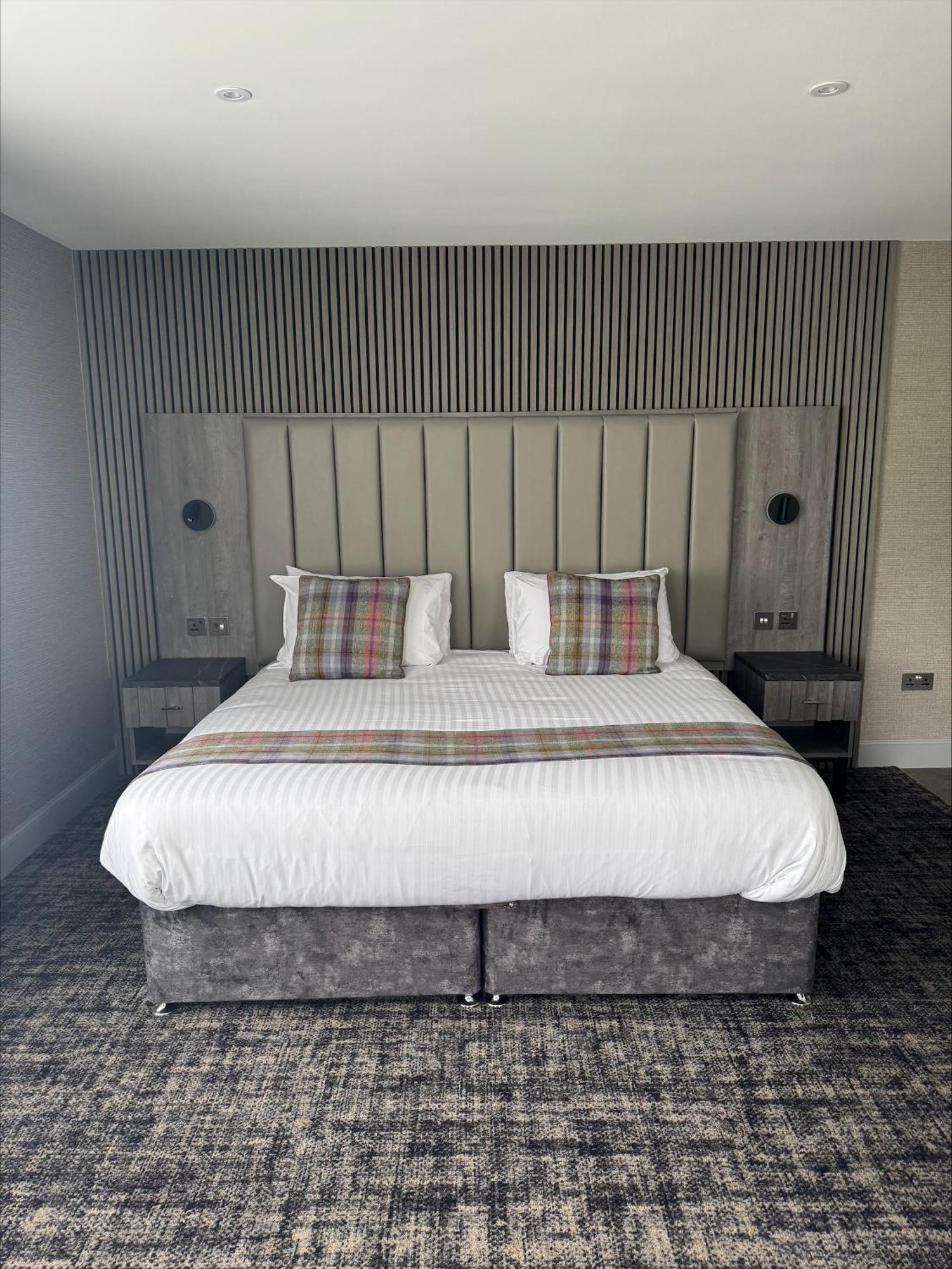 The Knowes & Restaurant Hotel