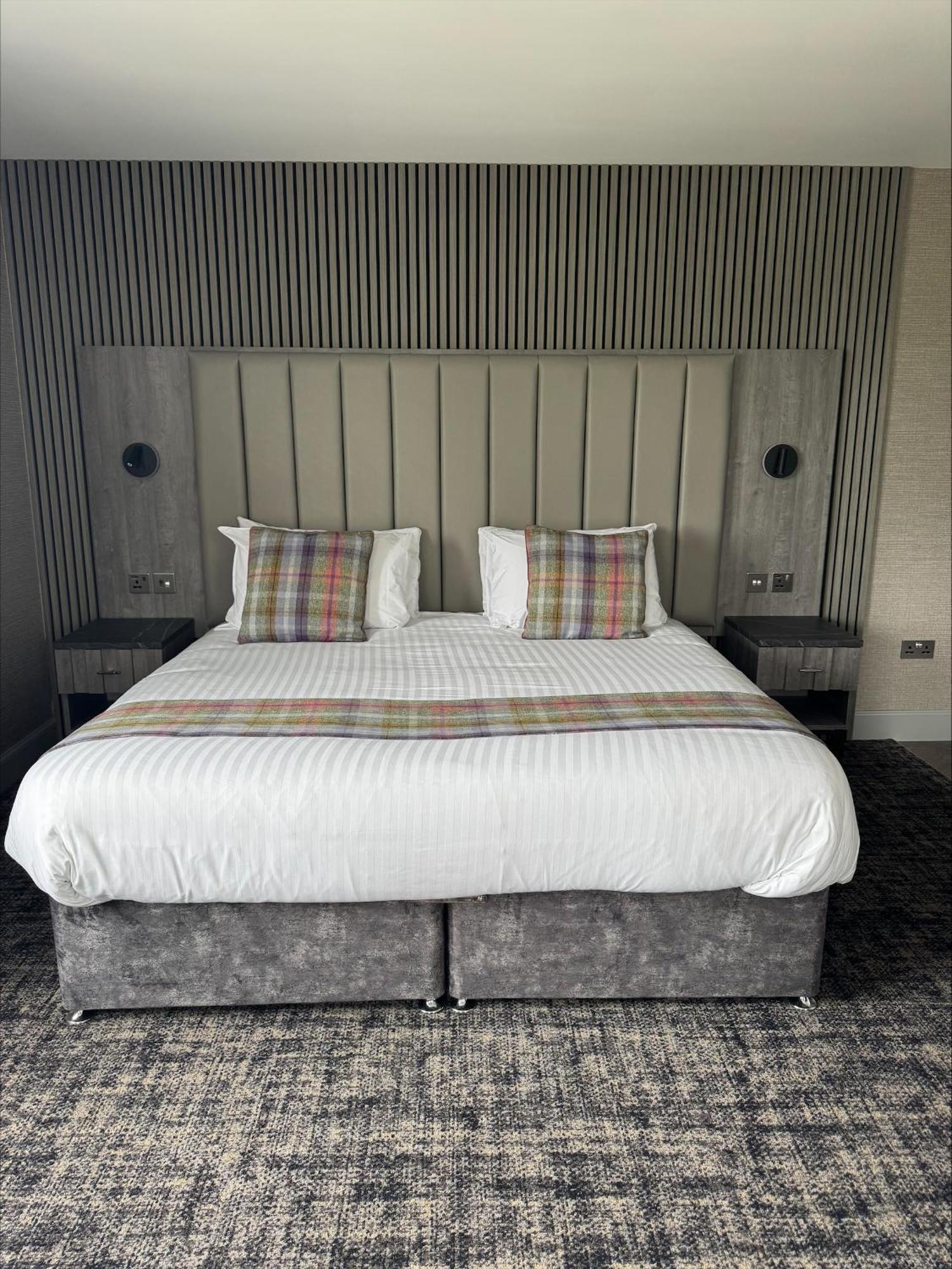 Hotel The Knowes & Restaurant