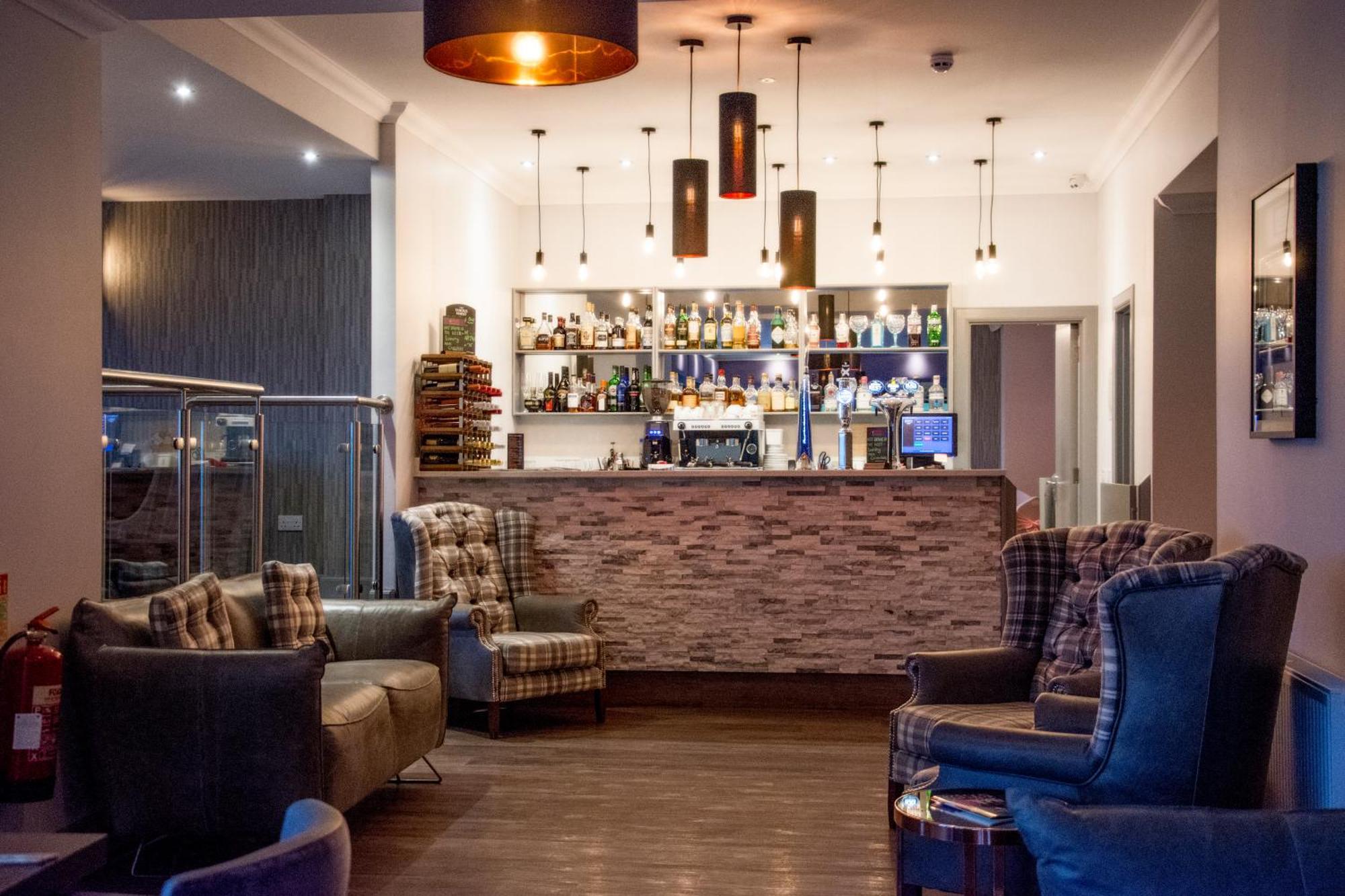 The Knowes & Restaurant Macduff
